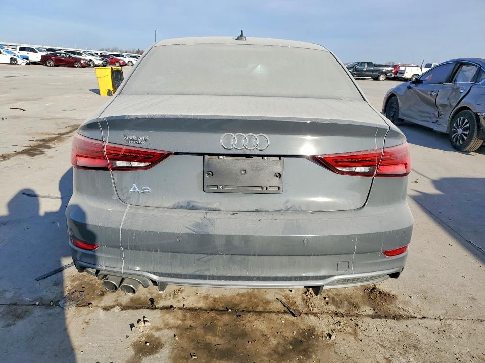 Продаж на аукціоні авто 2018 Audi A3, vin: WAUGUGFF8J1073908, номер лоту: 76938585