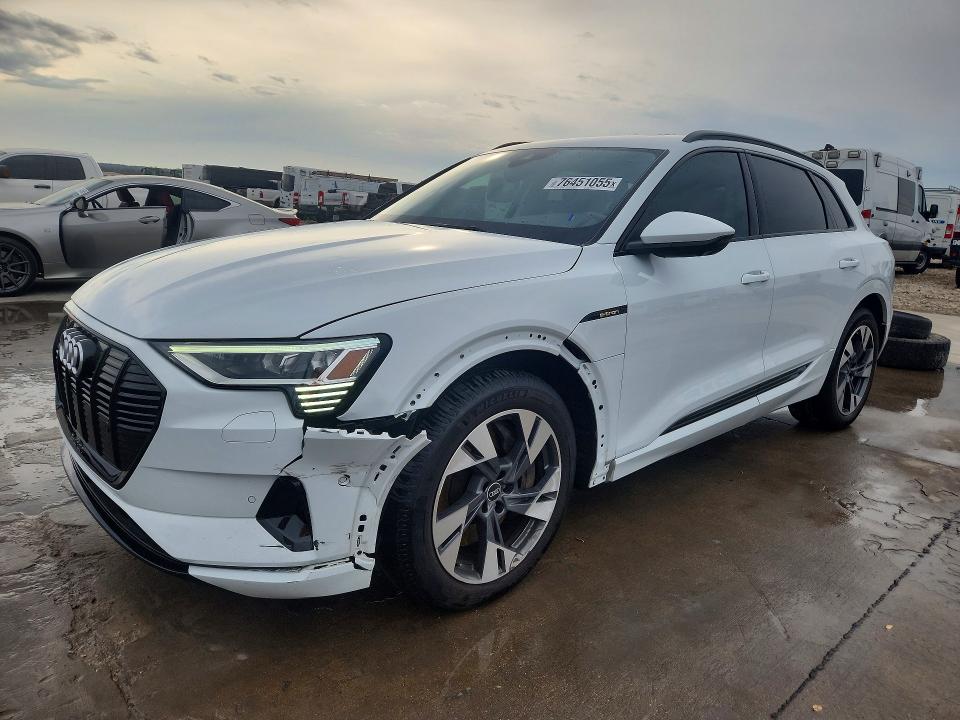 2021 Audi E-tron მანქანა იყიდება აუქციონზე, vin: WA1AAAGE9MB013133, აუქციონის ნომერი: 76451055