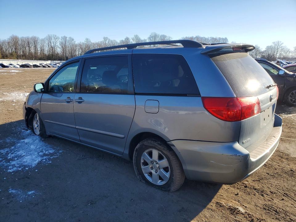 Продажа на аукционе авто 2010 Toyota Sienna, vin: 5TDKK4CC6AS325511, номер лота: 75662855