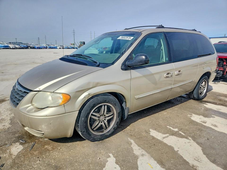 Auction sale of the 2005 Chrysler Town & Country, vin: 2C4GP54L25R243334, lot number: 76652875