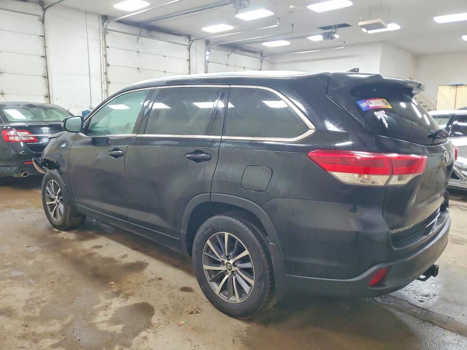 77315605 :رقم المزاد ، 5TDJZRFHXHS430803 vin ، 2017 Toyota Highlander مزاد بيع
