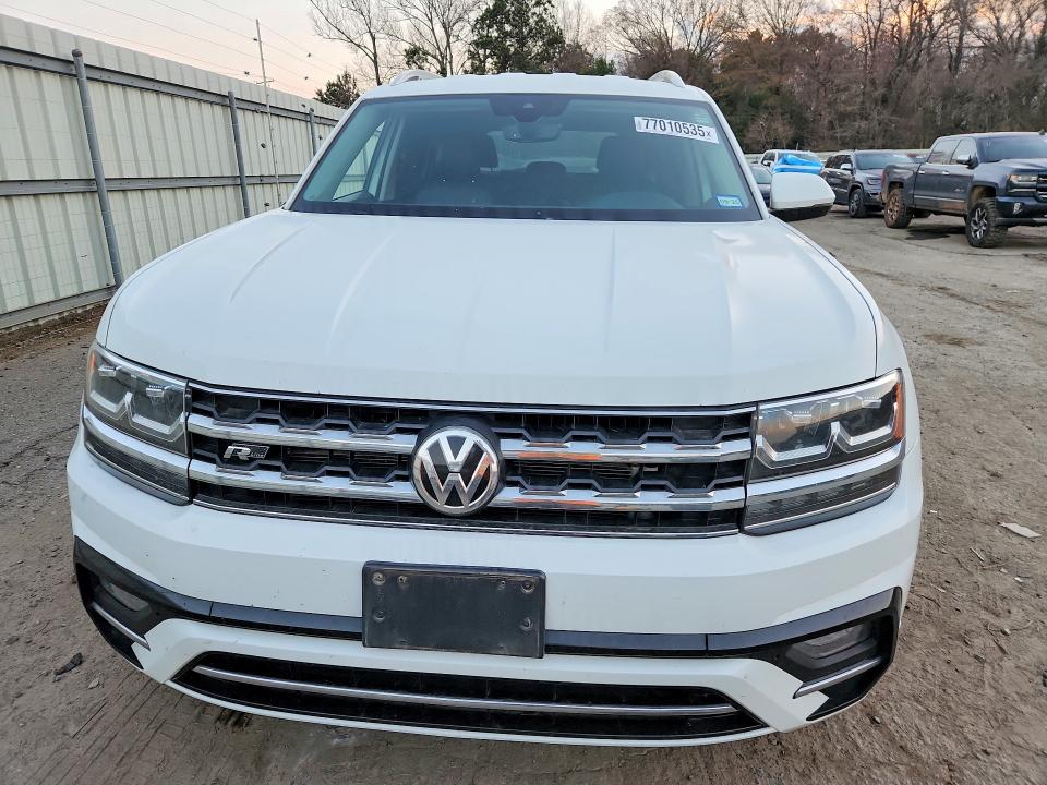 2018 Volkswagen Atlas მანქანა იყიდება აუქციონზე, vin: 1V2FR2CAXJC562972, აუქციონის ნომერი: 77010535