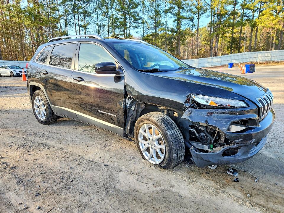 78170805 :رقم المزاد ، 1C4PJLCB9JD538829 vin ، 2018 Jeep Cherokee مزاد بيع