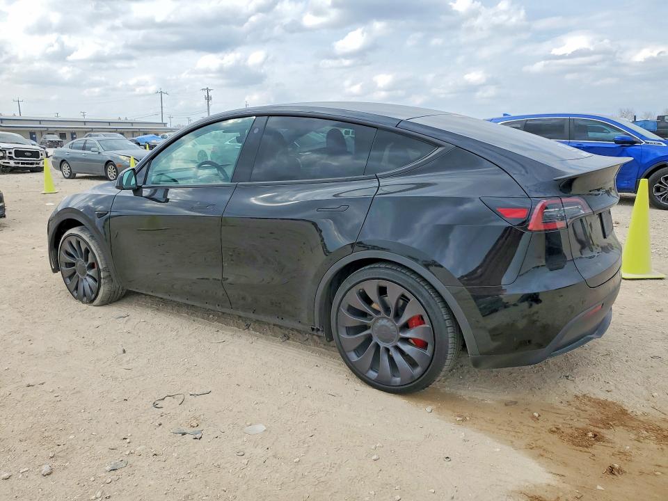 76832775 :رقم المزاد ، 7SAYGDEF2NF337770 vin ، 2022 Tesla Model Y مزاد بيع