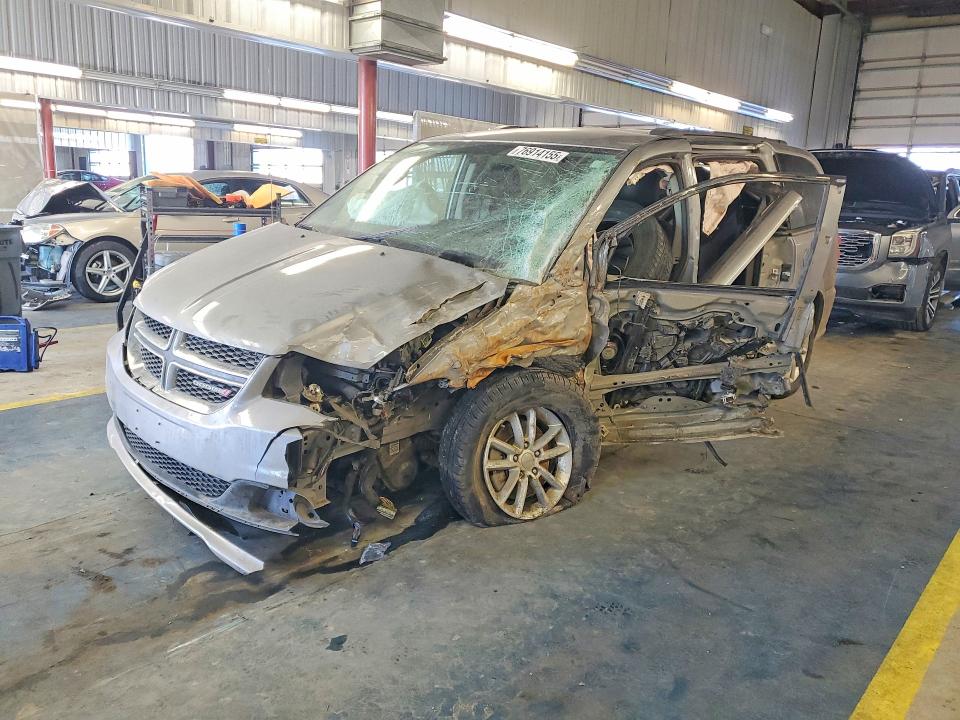 76914155 :رقم المزاد ، 2C4RDGCG2FR509325 vin ، 2015 Dodge Grand Caravan مزاد بيع