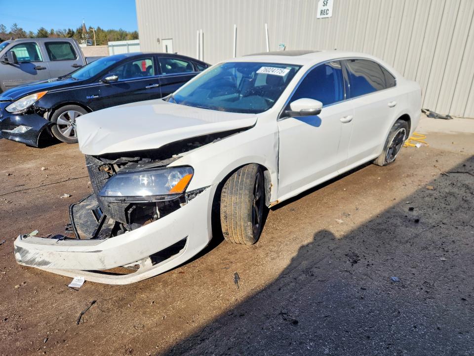 76024775 :رقم المزاد ، 1VWBP7A34DC012563 vin ، 2013 Volkswagen Passat مزاد بيع