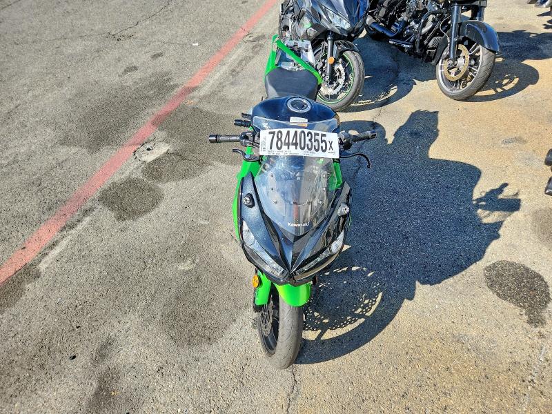 78440355 :رقم المزاد ، JKAZXCM16FA005546 vin ، 2015 Kawasaki Zx1000 مزاد بيع
