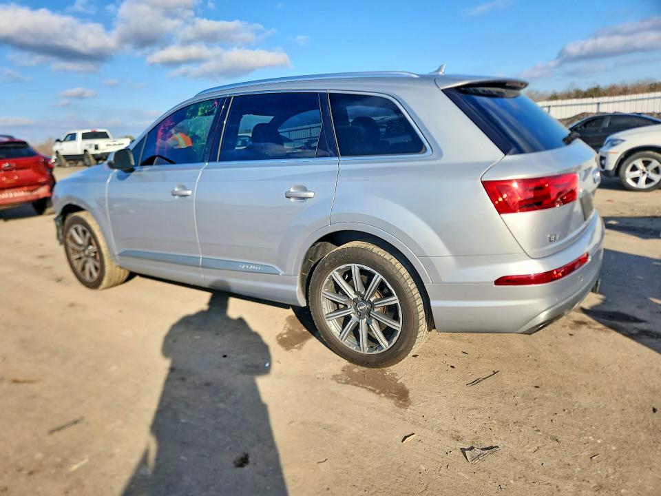 77105345 :رقم المزاد ، WA1LAAF77HD021902 vin ، 2017 Audi Q7 مزاد بيع