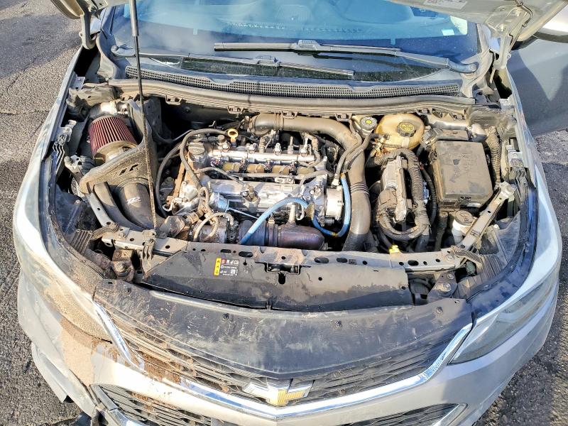 77213385 :رقم المزاد ، 3G1BE6SM2JS604696 vin ، 2018 Chevrolet Cruze مزاد بيع