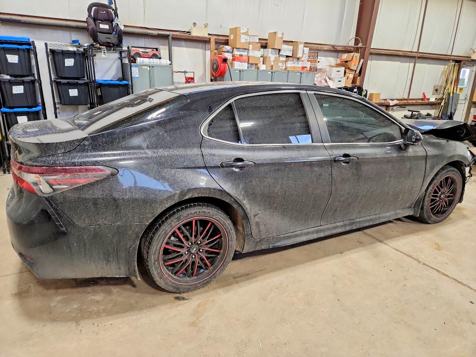 75882555 :رقم المزاد ، 4T1G11AK7MU553658 vin ، 2021 Toyota Camry Se 4dr مزاد بيع