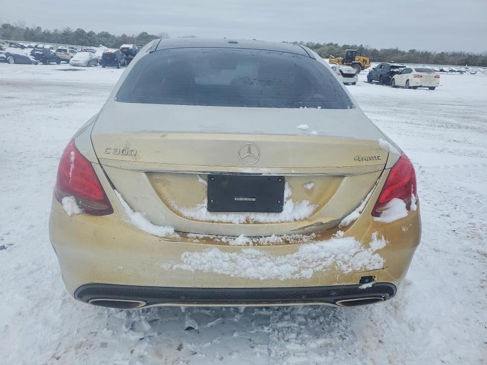 2015 Mercedes-benz C მანქანა იყიდება აუქციონზე, vin: 55SWF4KB3FU019083, აუქციონის ნომერი: 76842975
