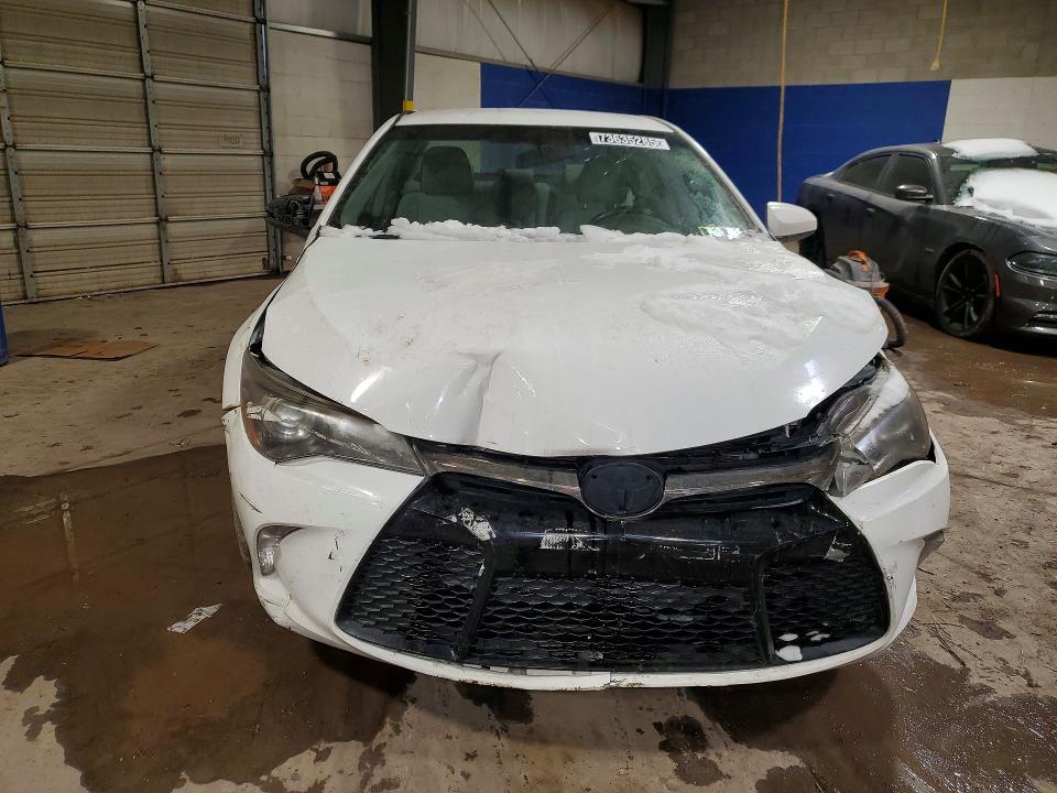 73635285 :رقم المزاد ، 4T1BF1FK4HU784558 vin ، 2017 Toyota Camry مزاد بيع