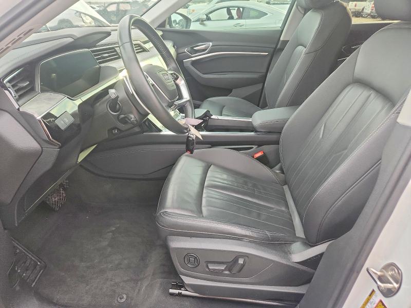 2021 Audi E-tron მანქანა იყიდება აუქციონზე, vin: WA1AAAGE9MB013133, აუქციონის ნომერი: 76451055