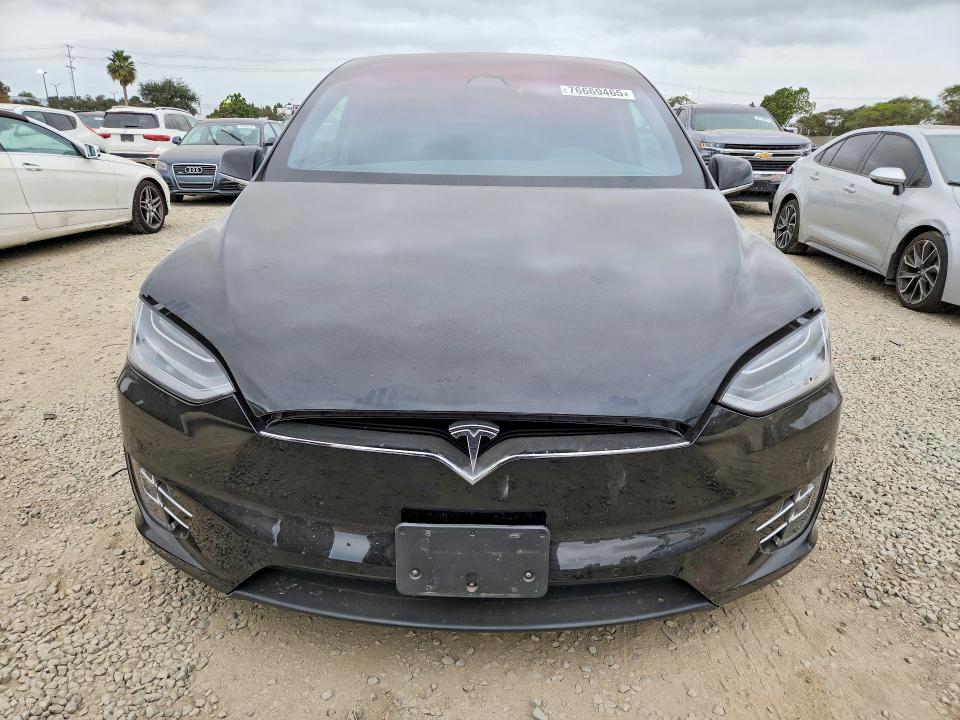 Продаж на аукціоні авто 2018 Tesla Model X, vin: 5YJXCBE44JF142920, номер лоту: 76669465