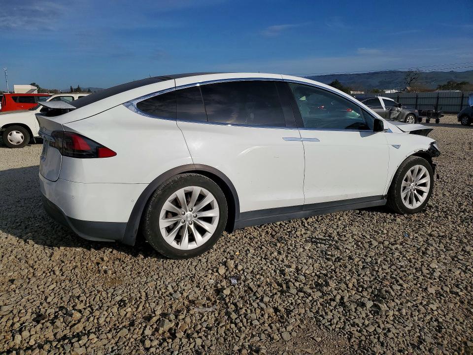 Продаж на аукціоні авто 2016 Tesla Model X, vin: 5YJXCBE22GF019611, номер лоту: 76278765
