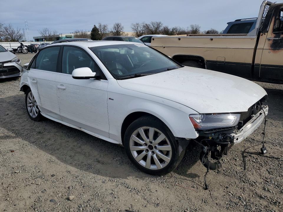 76599795 :رقم المزاد ، WAUBFAFL2FN016157 vin ، 2015 Audi A4 مزاد بيع