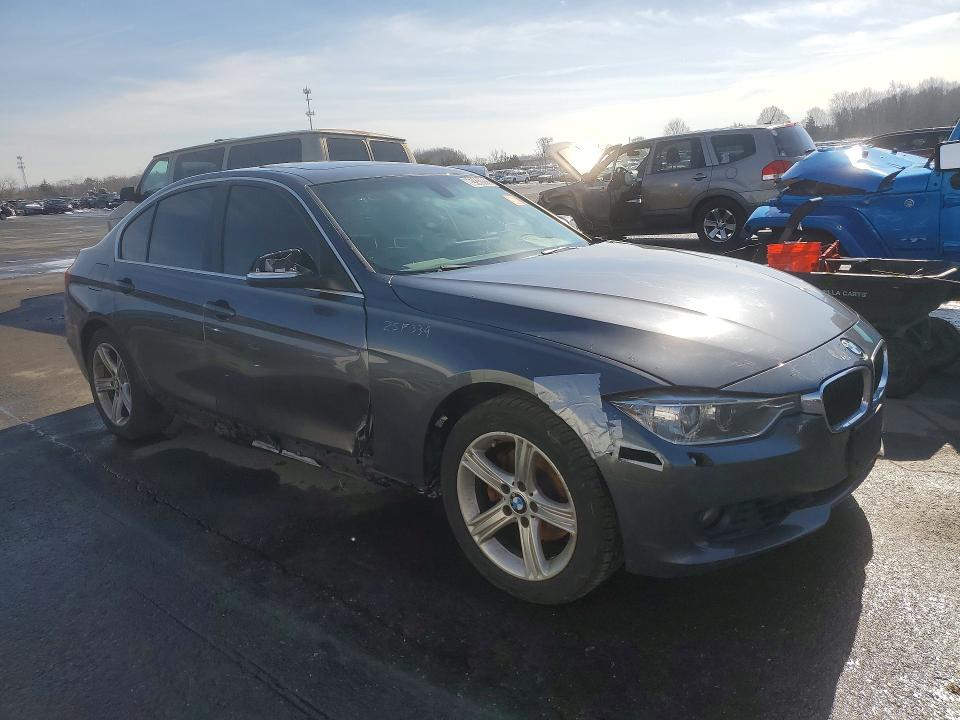 2015 Bmw 328 მანქანა იყიდება აუქციონზე, vin: WBA3B3G50FNR85967, აუქციონის ნომერი: 79206765