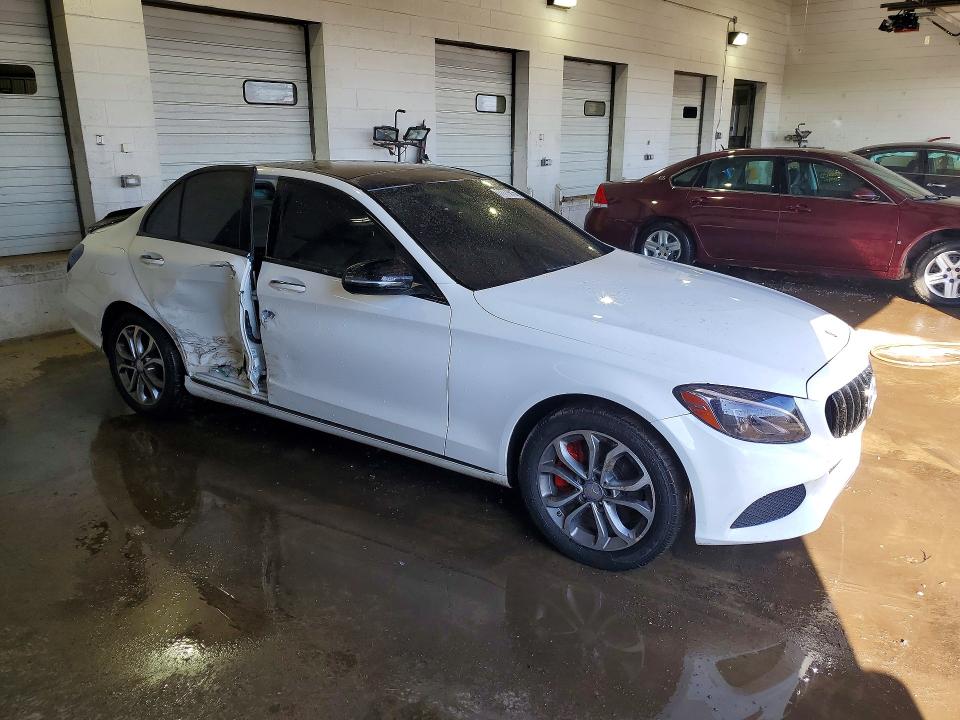 Продажа на аукционе авто 2017 Mercedes-benz C, vin: 55SWF4KB0HU203030, номер лота: 77779815