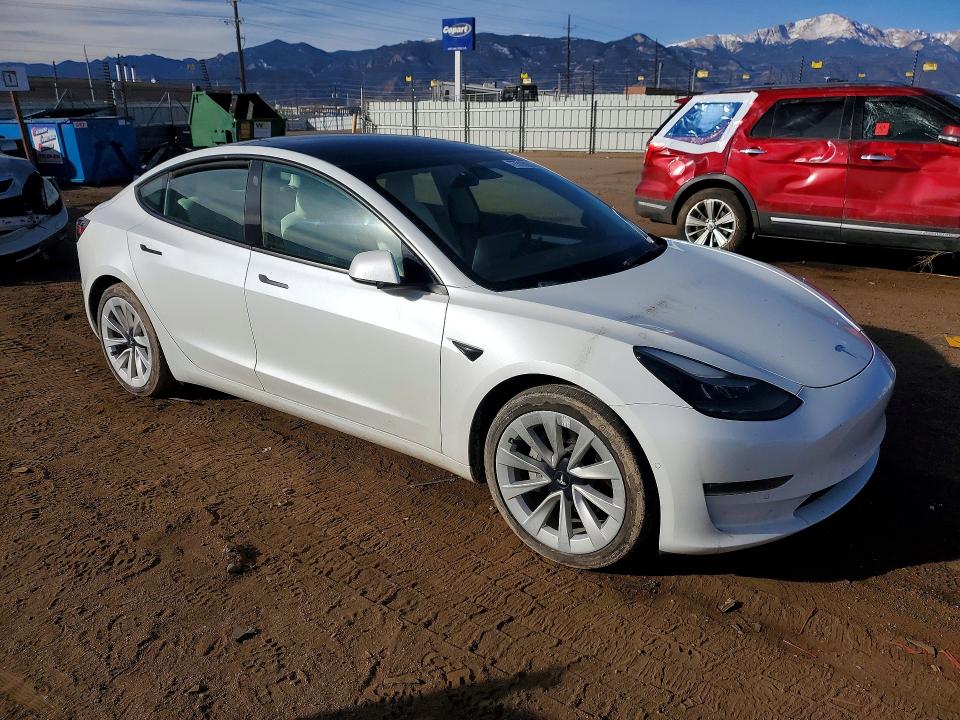 Продажа на аукционе авто 2022 Tesla Model 3, vin: 5YJ3E1EB4NF263809, номер лота: 77318955