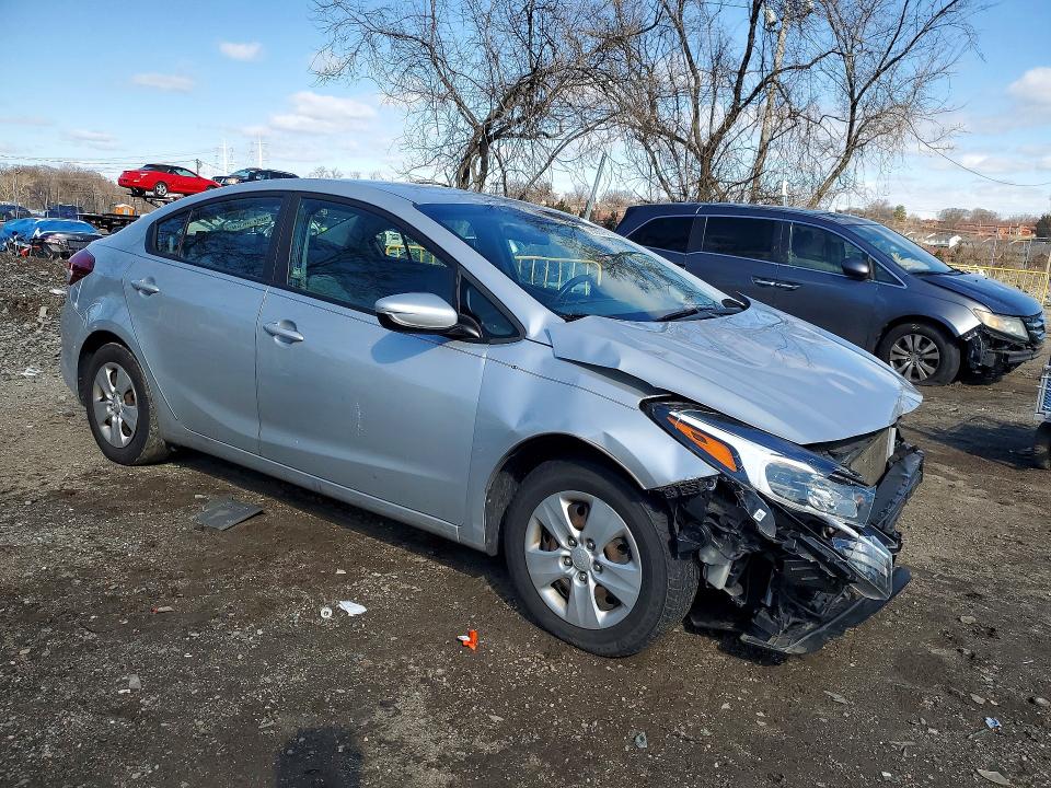 78657955 :رقم المزاد ، 3KPFL4A7XHE140662 vin ، 2017 Kia Forte مزاد بيع