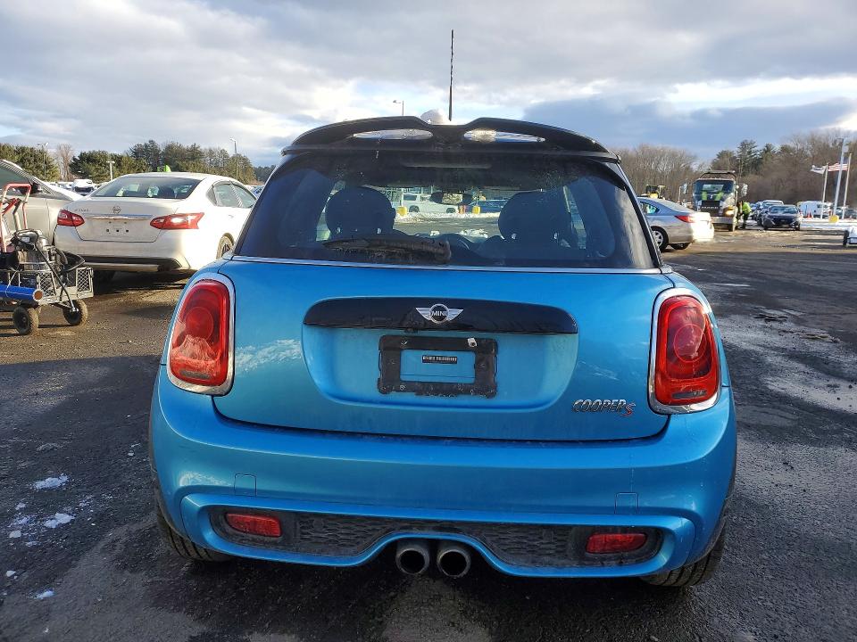 Продаж на аукціоні авто 2018 Mini Cooper, vin: WMWXP7C58J2A47017, номер лоту: 78676095