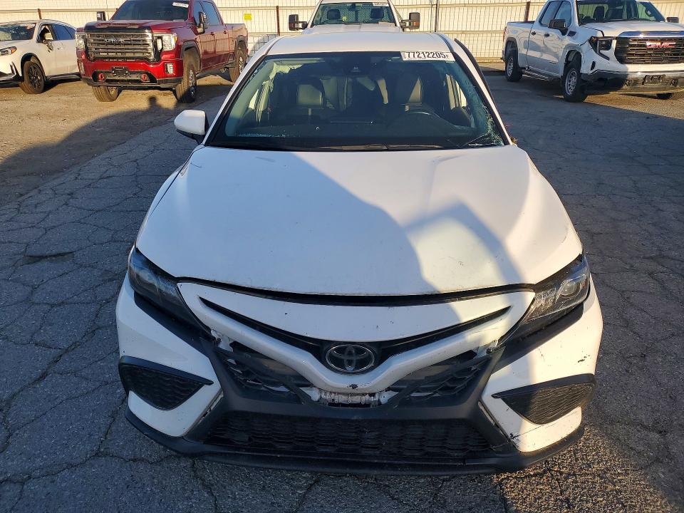 Auction sale of the 2021 Toyota Camry, vin: 4T1G11AK3MU591534, lot number: 77212205
