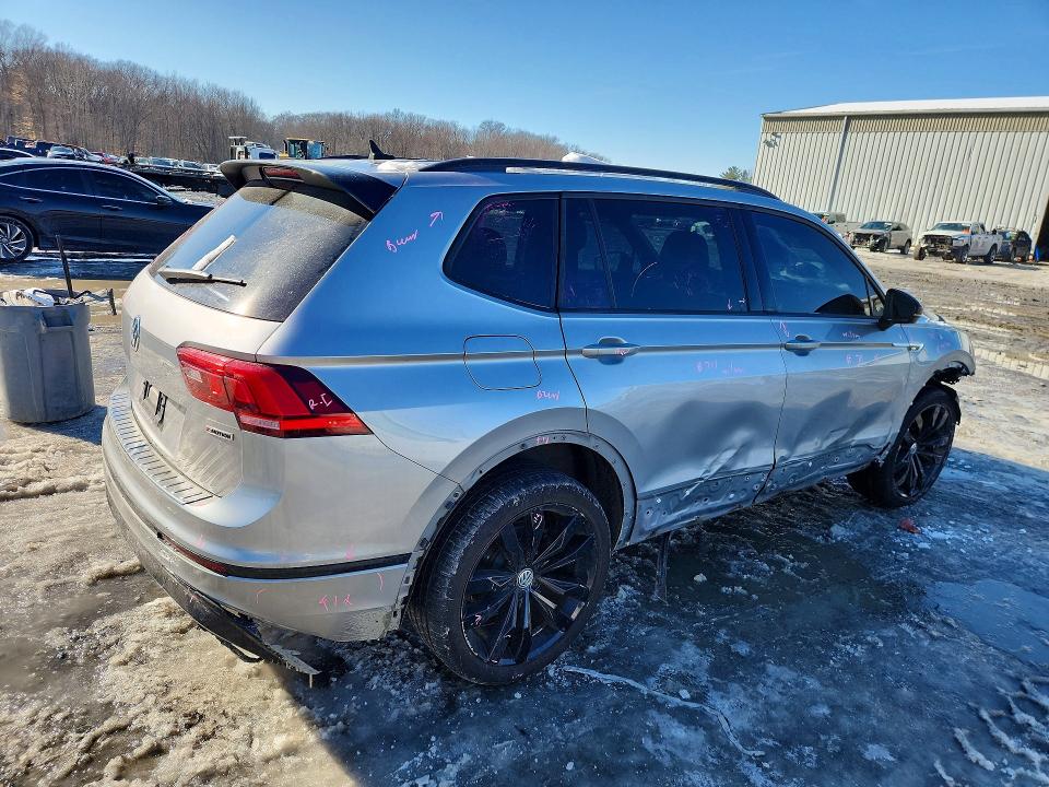 75753795 :رقم المزاد ، 3VV2B7AX0MM088625 vin ، 2021 Volkswagen Tiguan مزاد بيع