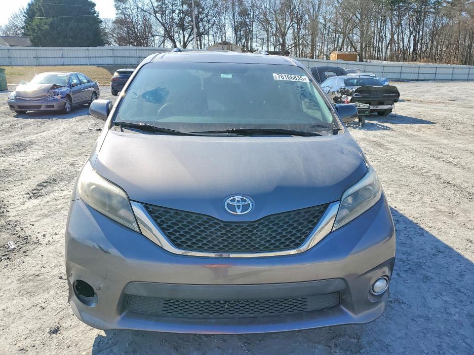 Продажа на аукционе авто 2017 Toyota Sienna, vin: 5TDXZ3DC1HS804181, номер лота: 76166835