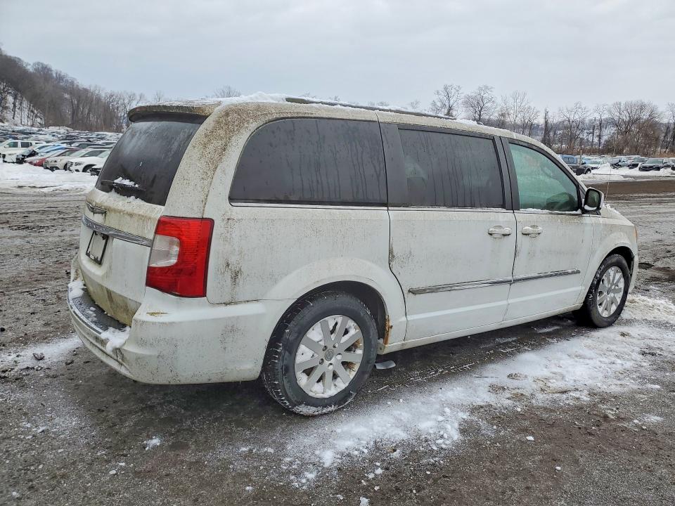 2015 Chrysler Town And Coun მანქანა იყიდება აუქციონზე, vin: 2C4RC1BGXFR538802, აუქციონის ნომერი: 76832855