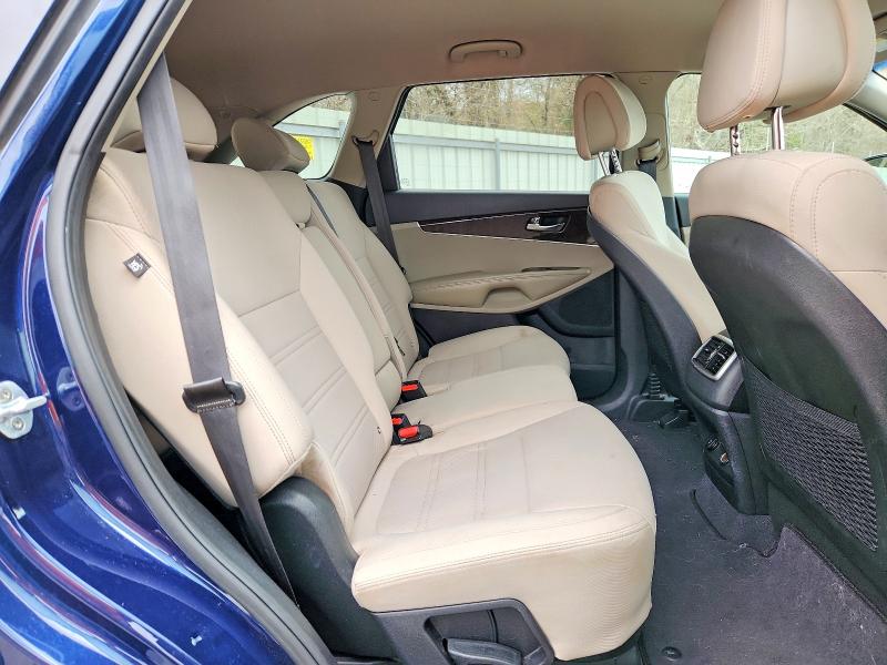 76049195 :رقم المزاد ، 5XYPG4A50HG190786 vin ، 2017 Kia Sorento مزاد بيع