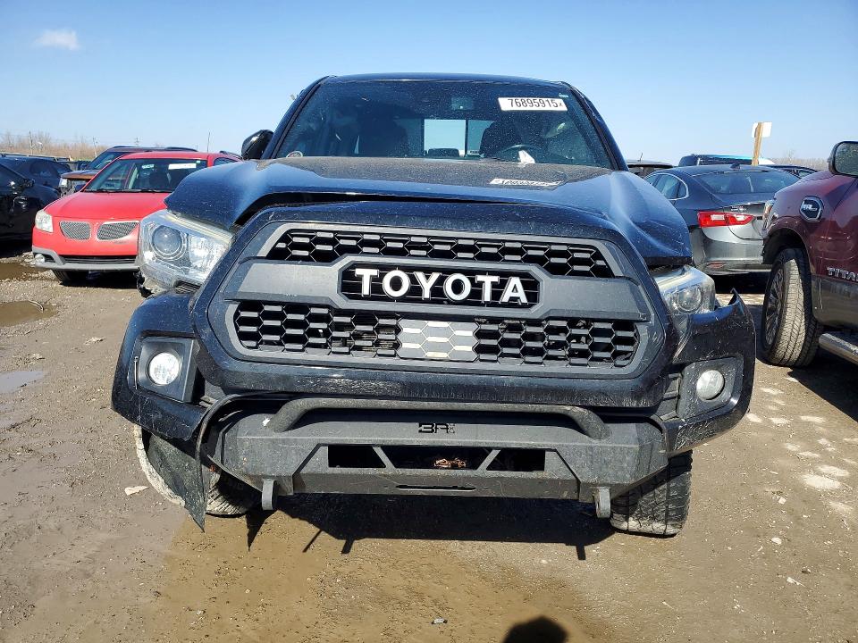 Продаж на аукціоні авто 2018 Toyota Tacoma, vin: 5TFCZ5AN0JX132839, номер лоту: 76895915