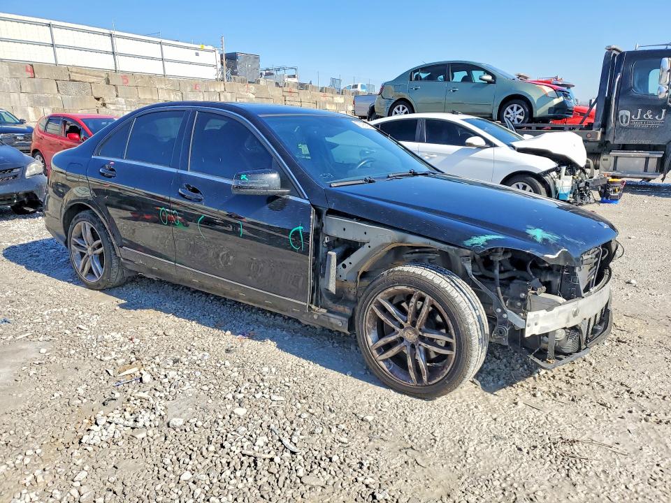 Продажа на аукционе авто 2013 Mercedes-benz C, vin: WDDGF4HB2DR250695, номер лота: 76790125