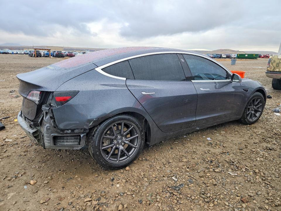 Auction sale of the 2018 Tesla Model 3, vin: 5YJ3E1EAXJF030549, lot number: 77174885