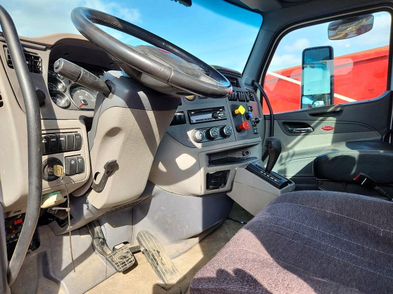 77500855 :رقم المزاد ، 1XPBA48X2GD339570 vin ، 2016 Peterbilt Tractor 579 مزاد بيع