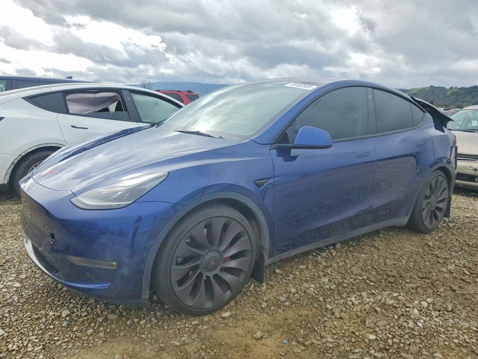 Auction sale of the 2021 Tesla Model Y, vin: 5YJYGDEF9MF215712, lot number: 78102535