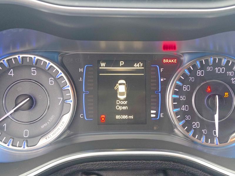 79636945 :رقم المزاد ، 1C3CCCABXFN561781 vin ، 2015 Chrysler 200 مزاد بيع