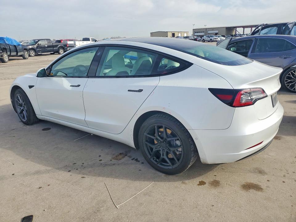 76348155 :رقم المزاد ، 5YJ3E1EA1NF111350 vin ، 2022 Tesla Model 3 مزاد بيع