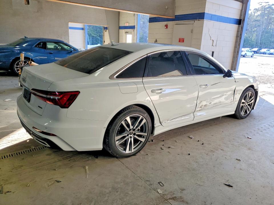 Продажа на аукционе авто 2021 Audi A6, vin: WAUM2AF22MN023456, номер лота: 73881335