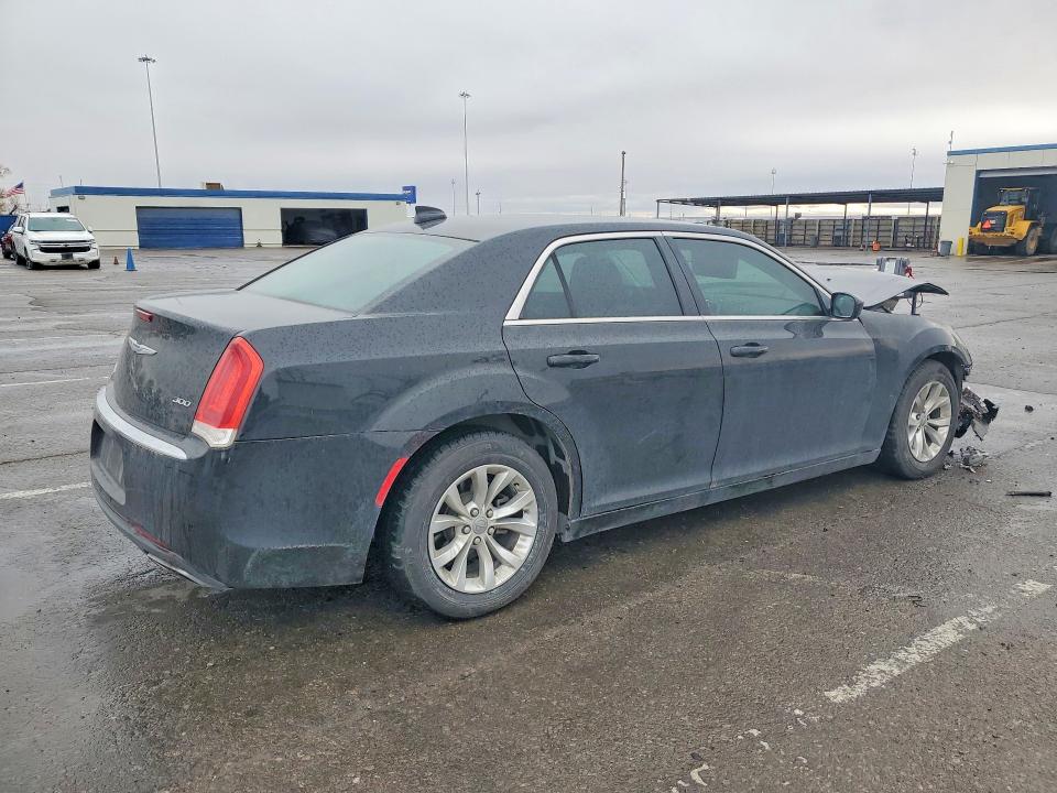Продажа на аукционе авто 2015 Chrysler 300, vin: 2C3CCAAG0FH785943, номер лота: 77604015