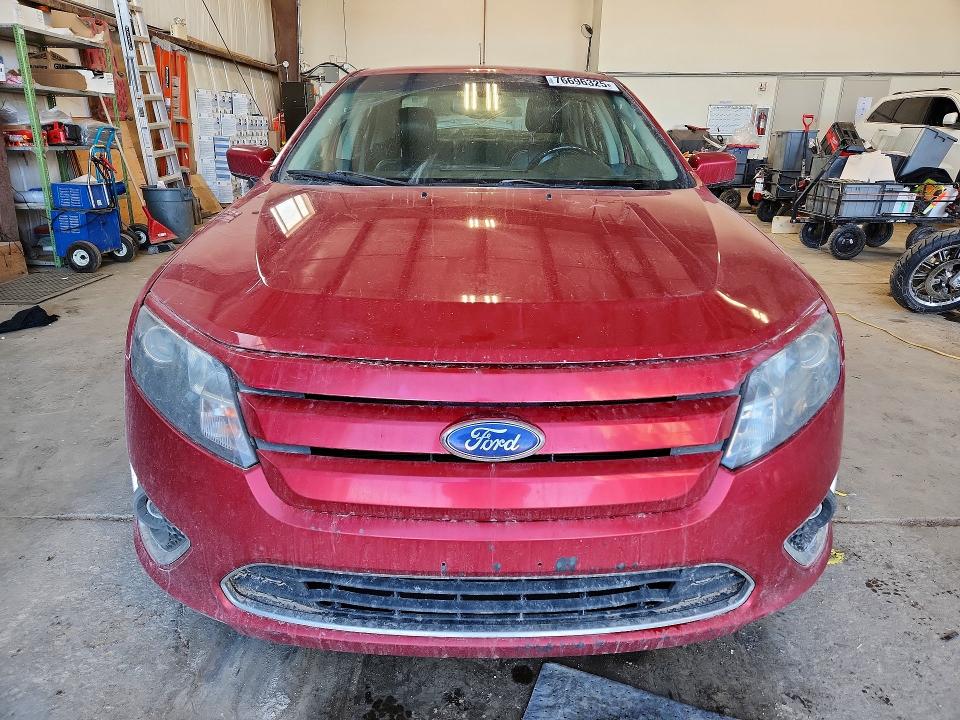 76696325 :رقم المزاد ، 3FAHP0JA1BR282664 vin ، 2011 Ford Fusion مزاد بيع