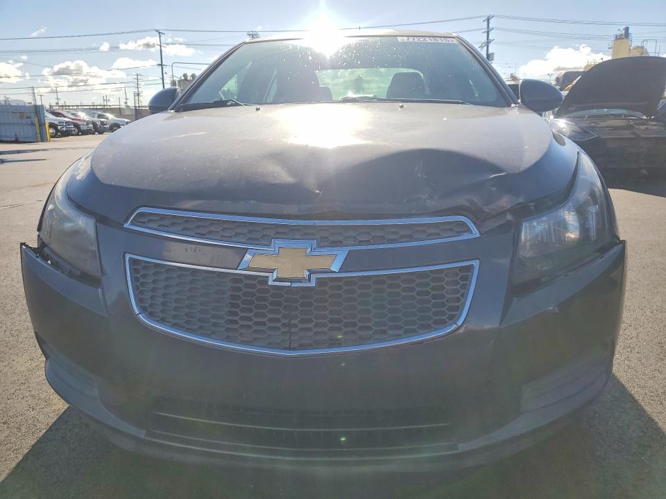 77221815 :رقم المزاد ، 1G1P75SZ5E7261022 vin ، 2014 Chevrolet Cruze مزاد بيع