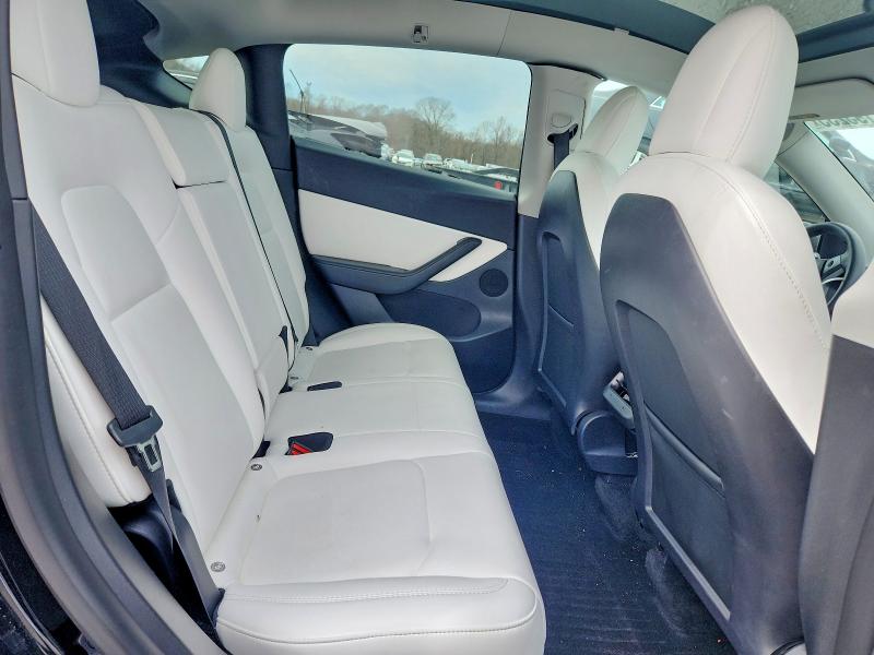 2022 Tesla Model Y მანქანა იყიდება აუქციონზე, vin: 7SAYGDEE8NF418344, აუქციონის ნომერი: 77193235