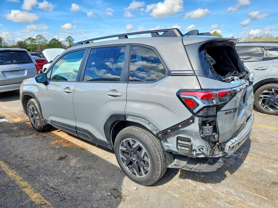 Продажа на аукционе авто 2025 Subaru Forester, vin: JF2SLDDC5SH430365, номер лота: 76723405