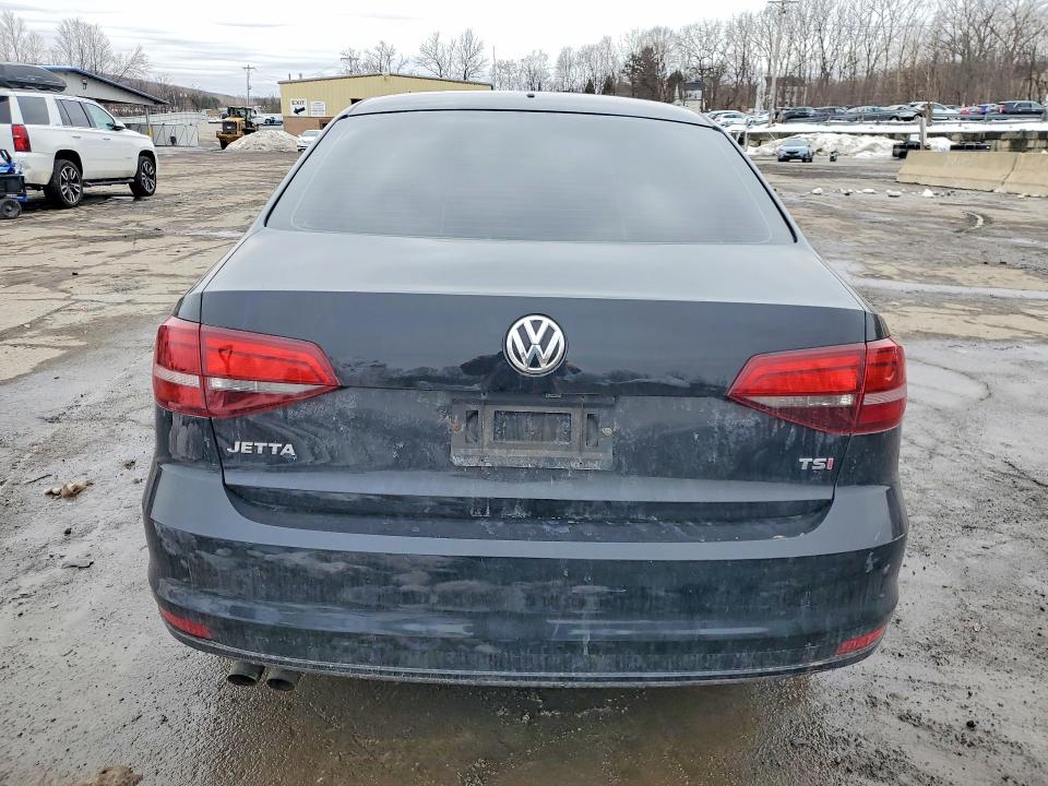78068215 :رقم المزاد ، 3VW2B7AJ9HM415343 vin ، 2017 Volkswagen Jetta مزاد بيع