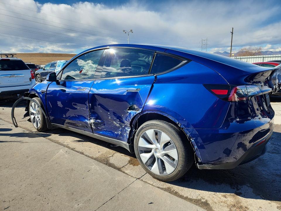 77370045 :رقم المزاد ، 7SAYGDEE4NA007570 vin ، 2022 Tesla Model Y مزاد بيع