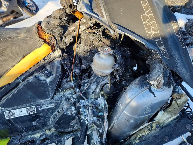 77209685 :رقم المزاد ، 2BPSURKA4KV000090 vin ، 2019 Ski-doo Snowmobile مزاد بيع
