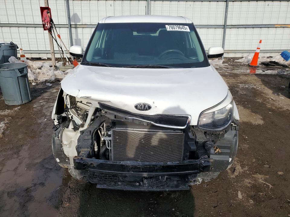 76079645 :رقم المزاد ، KNDJN2A20F7148831 vin ، 2015 Kia Soul مزاد بيع