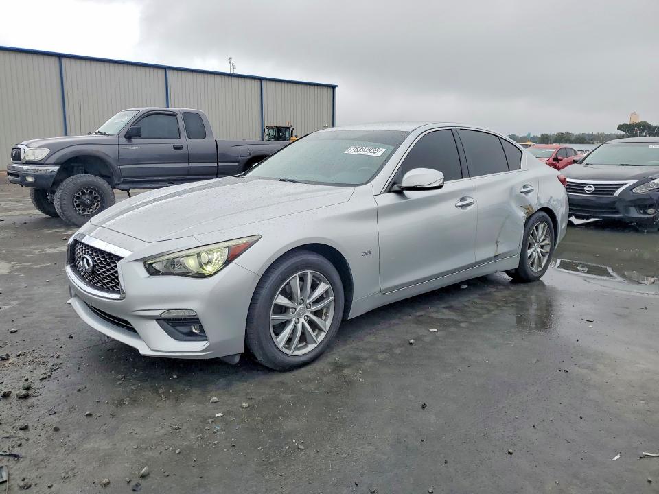 76393935 :رقم المزاد ، JN1CV7AP6JM240198 vin ، 2018 Infiniti Q50 مزاد بيع
