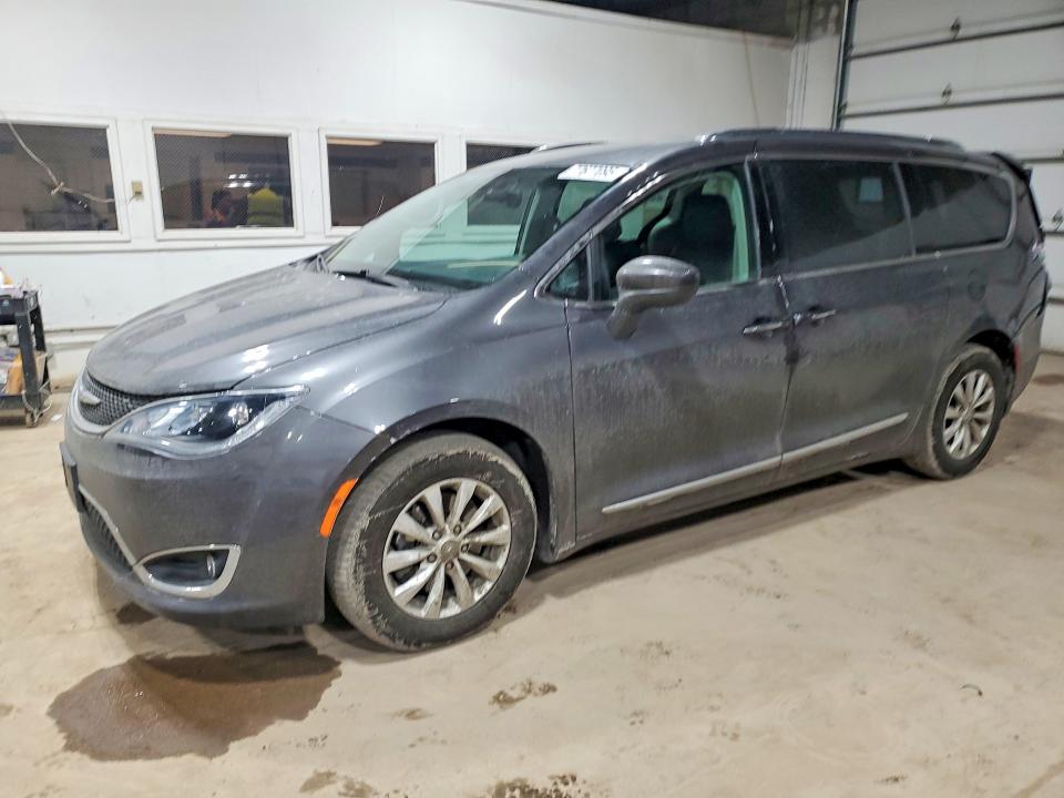 77677095 :رقم المزاد ، 2C4RC1BG8JR322004 vin ، 2018 Chrysler Pacifica مزاد بيع