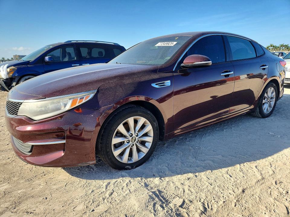 2017 Kia Optima მანქანა იყიდება აუქციონზე, vin: 5XXGT4L34HG121739, აუქციონის ნომერი: 77349925